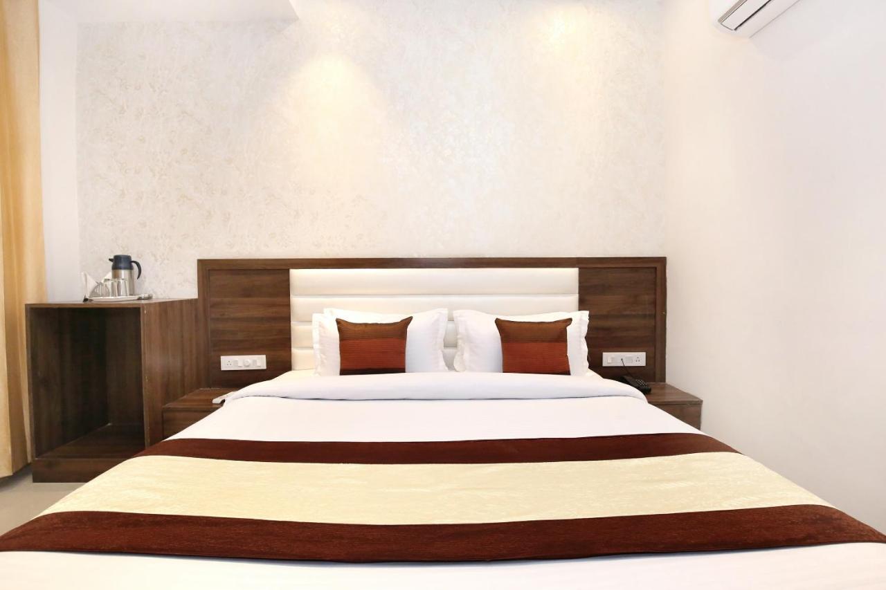 Oyo 11680 Hotel Grand Star Amritsar Dış mekan fotoğraf